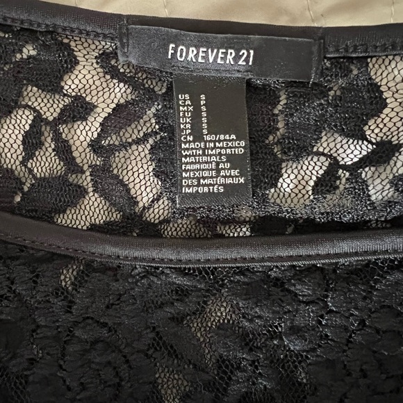 Black Solid and Lace Dress - Picture 7 of 7